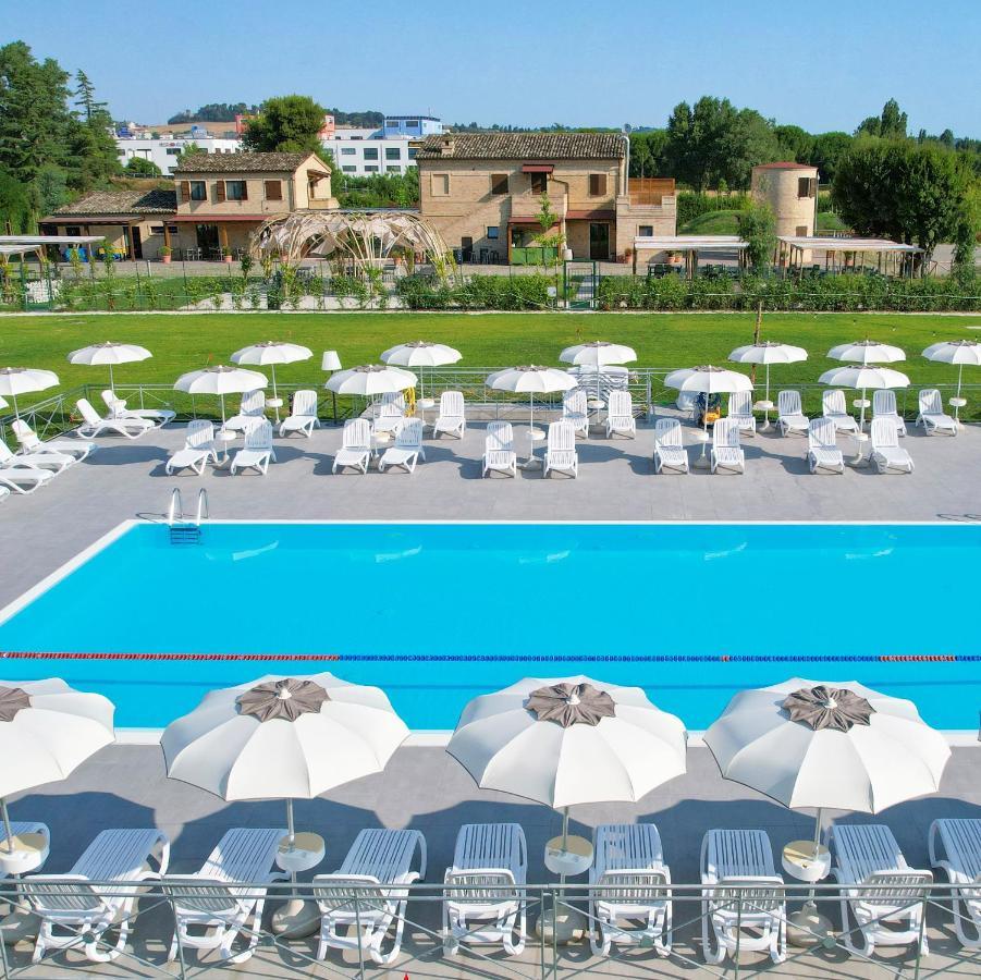 Moretti Village - B&B Чивитанова-Марке Экстерьер фото