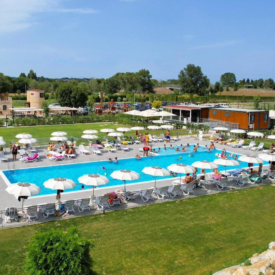 Moretti Village - B&B Чивитанова-Марке Экстерьер фото
