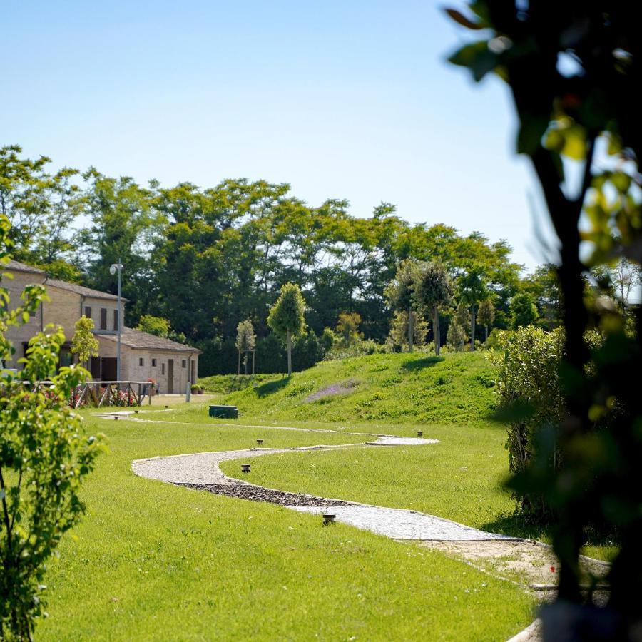 Moretti Village - B&B Чивитанова-Марке Экстерьер фото