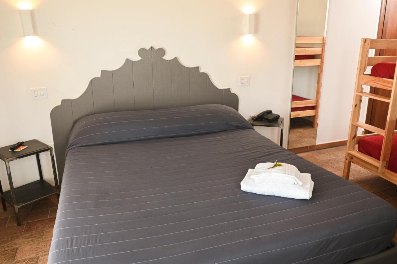 Moretti Village - B&B Чивитанова-Марке Экстерьер фото
