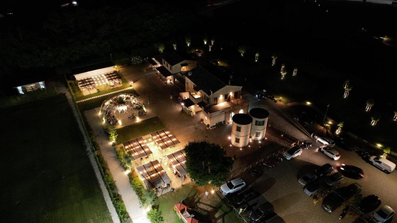 Moretti Village - B&B Чивитанова-Марке Экстерьер фото