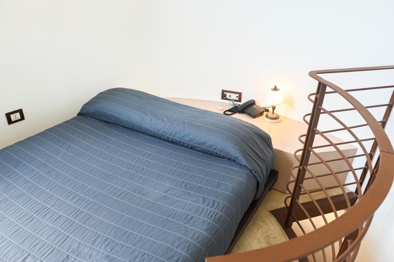Moretti Village - B&B Чивитанова-Марке Экстерьер фото